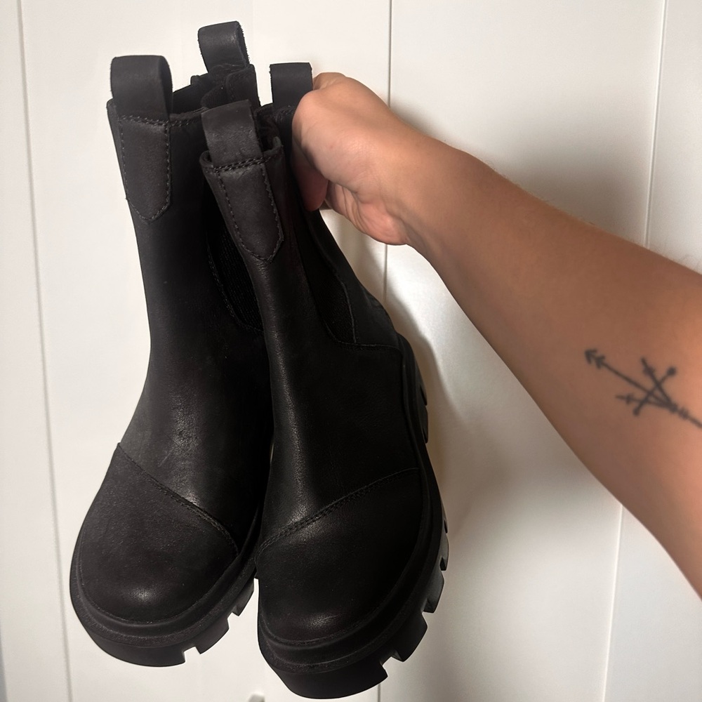 TOMS Rowan Chelsea Boot - Picture 7 of 7